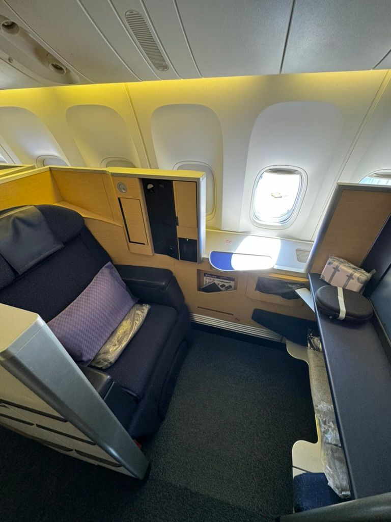ANA First Class — The Room