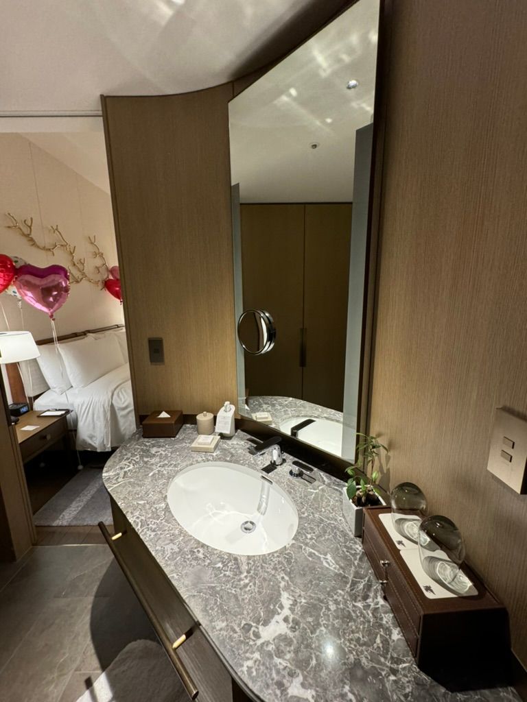 Vanity in the king bed