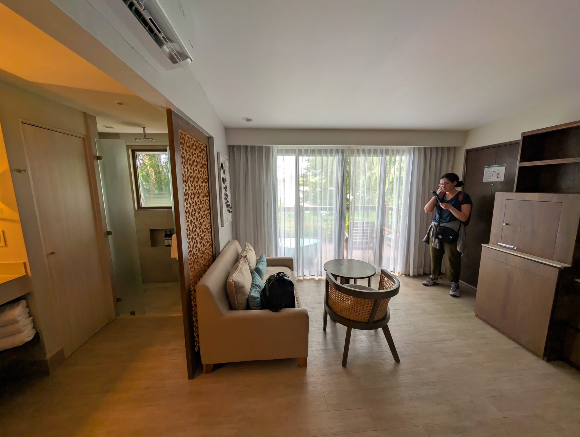 The shower and balcony